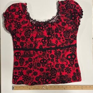 Miss Fortune top size large, red with black skull print